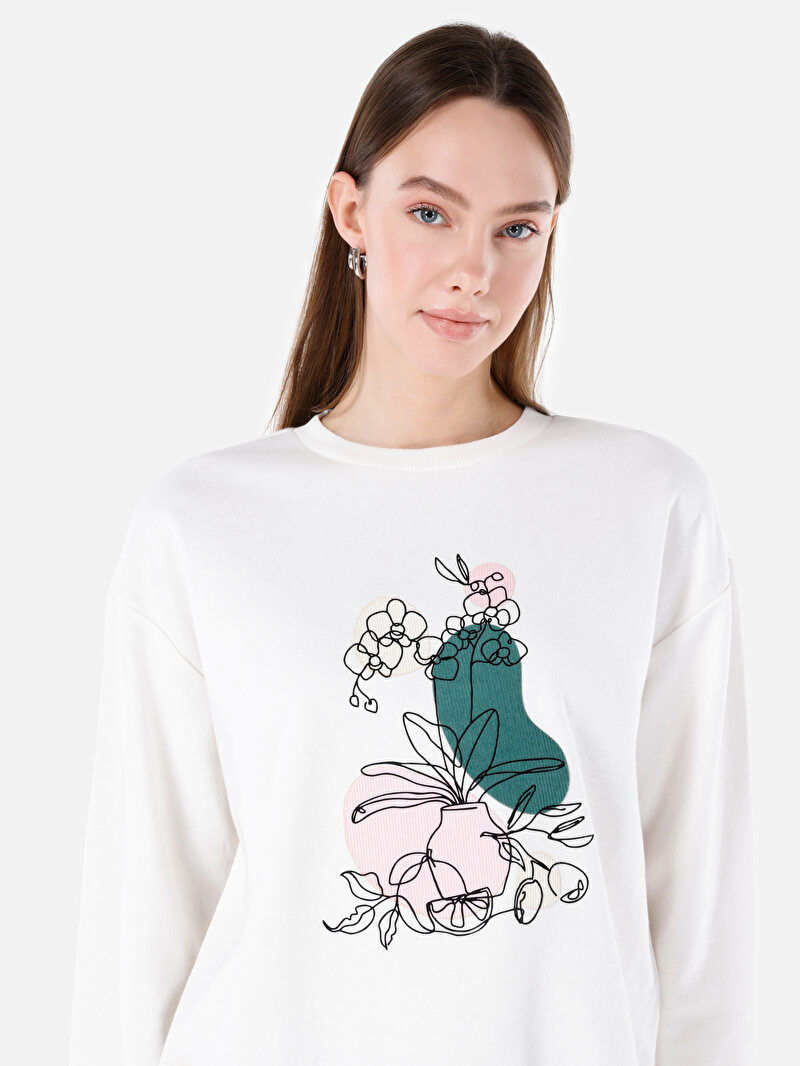 Imagine a Hanorac / Bluza De Dama Alb Regular Fit Cl1068067