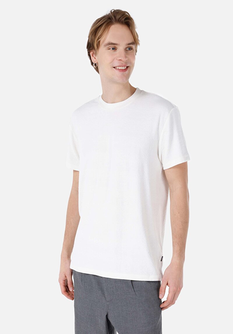 Imagine a Tricou Cu Maneca Scurta De Barbati Alb Comfort Fit  Cl1068397