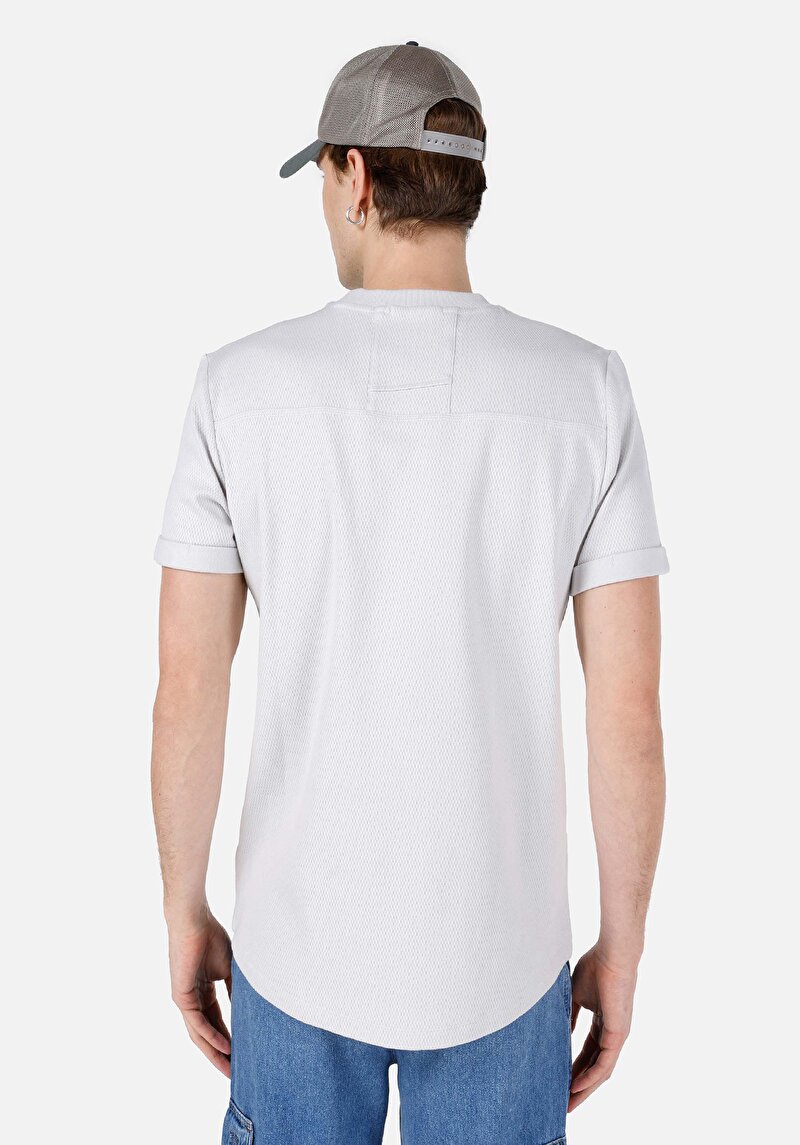 Afișați detalii pentru Regular Fit Round Neck Bărbați Gri Tricou Cu Mânecă Scurtă