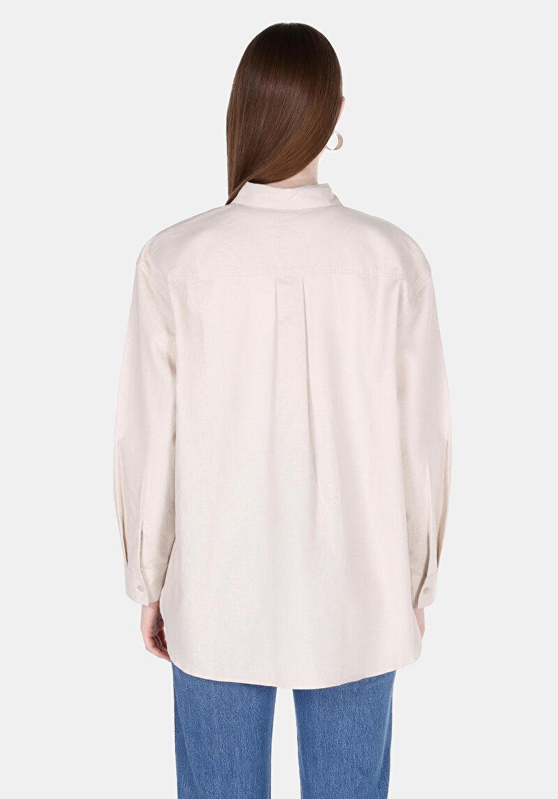 Imagine a Cămașă Relaxată Cu Gât Drept Cămașă Cu Mânecă Lungă Bej Pentru Femei