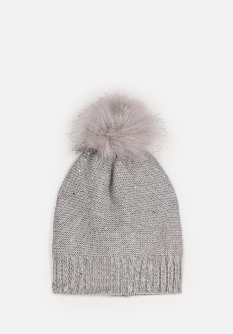 Imagine a Căciulă Gri Pentru Femei