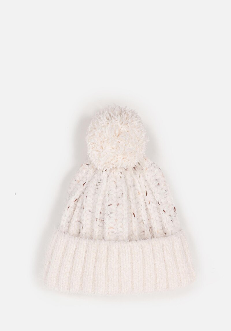 Imagine a Bereta Albă Pentru Femei