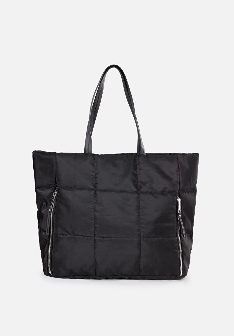 Imagine a Geantă Neagră Pentru Femei