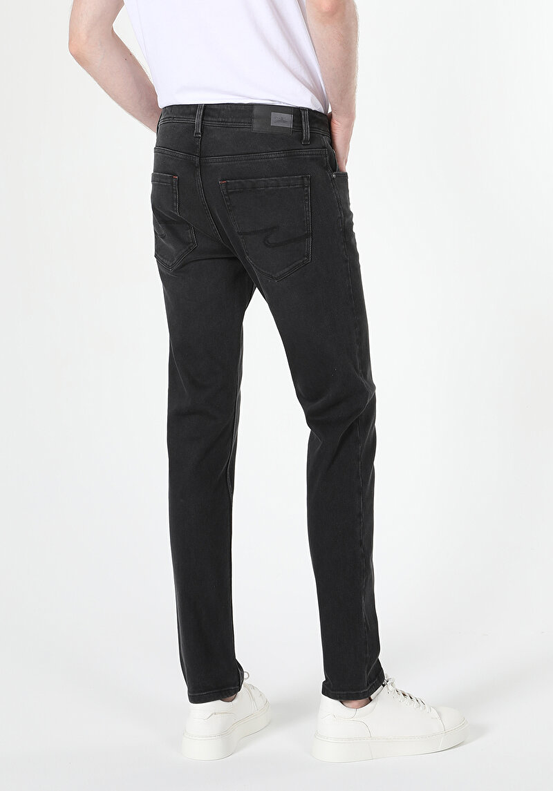 Afișați detalii pentru Pantaloni De Barbati Denim Straight Fit 044 Karl Cl1060736