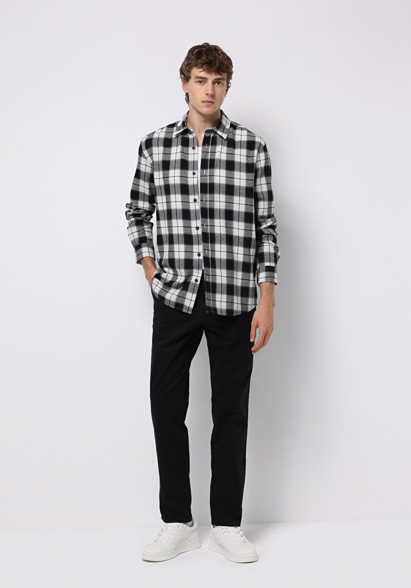 Imagine a Pantaloni De Barbati Negru Regular Fit Cl1049750