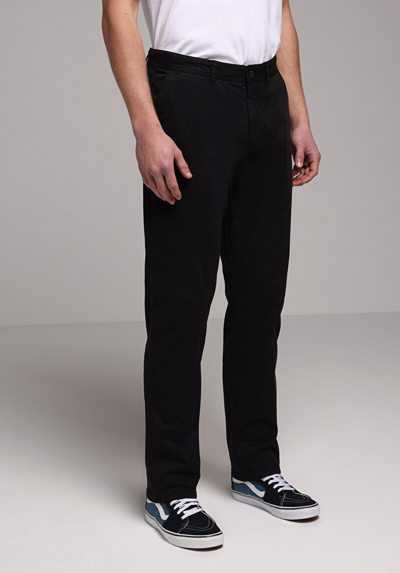 Imagine a Pantaloni De Barbati Negru Regular Fit Cl1049750