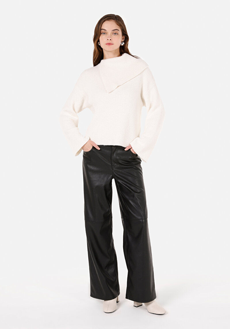 Afișați detalii pentru Pulover Ecru Pentru Femei Regular Fit Turtleneck