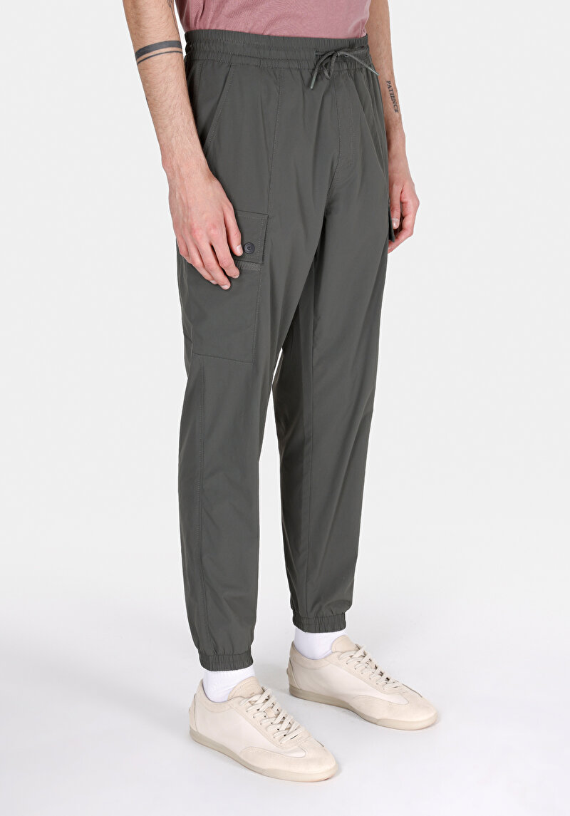 Imagine a Pantaloni Verzi Elastici Cu Talie Medie Slim Fit