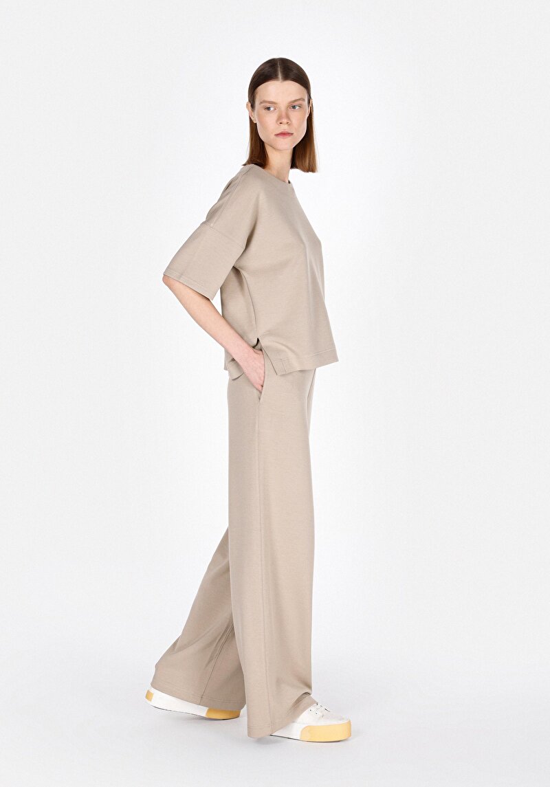 Imagine a Pantaloni De Trening De Dama Bej Regular Fit Cl1073028