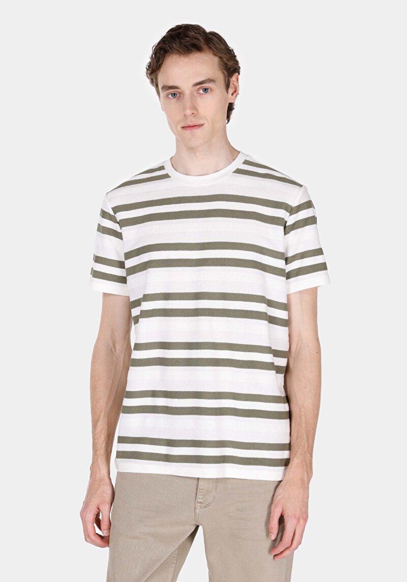 Imagine a Tricou Cu Maneca Scurta De Barbati Alb Regular Fit Cl1068823