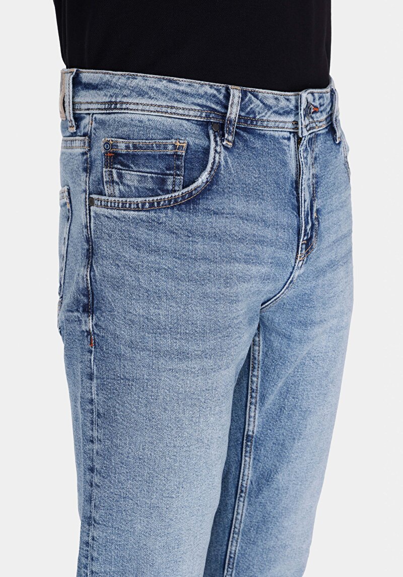 Afișați detalii pentru Pantaloni De Barbati Denim Straight Fit 044 Karl Cl1073391