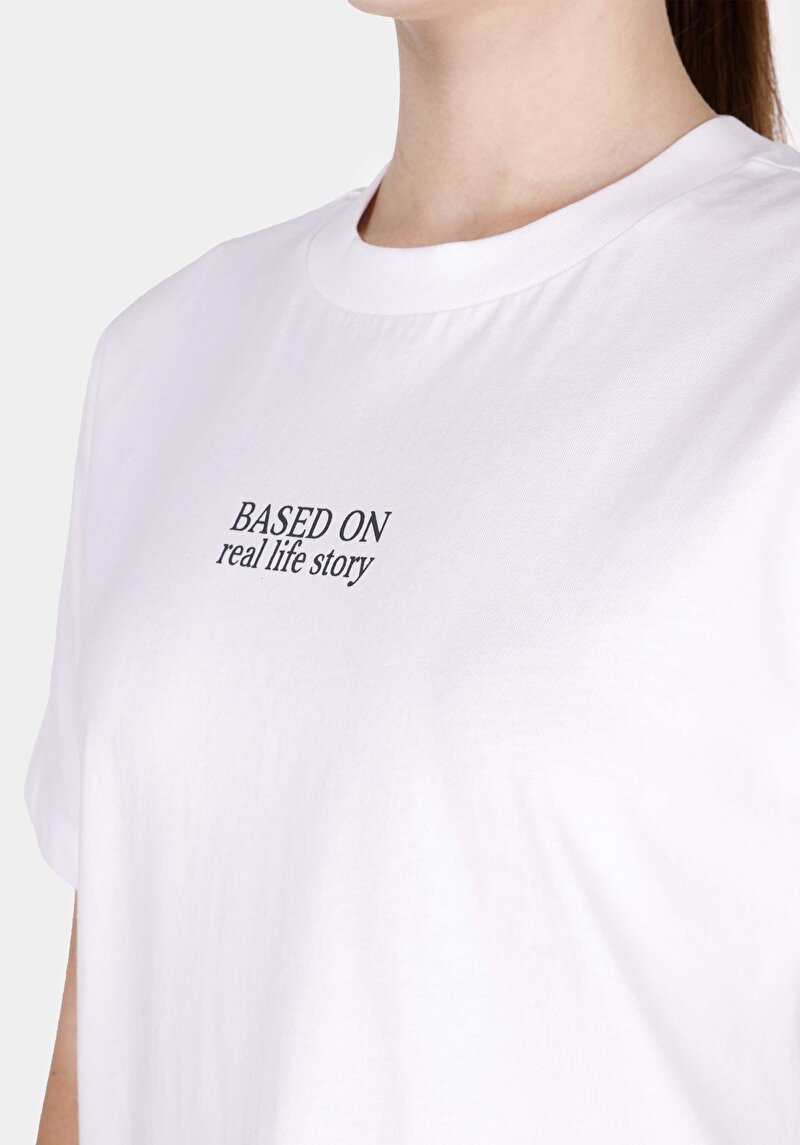 Afișați detalii pentru Regular Fit Round Neck Imprimat Tricou Alb Cu Mânecă Scurtă Pentru Femei