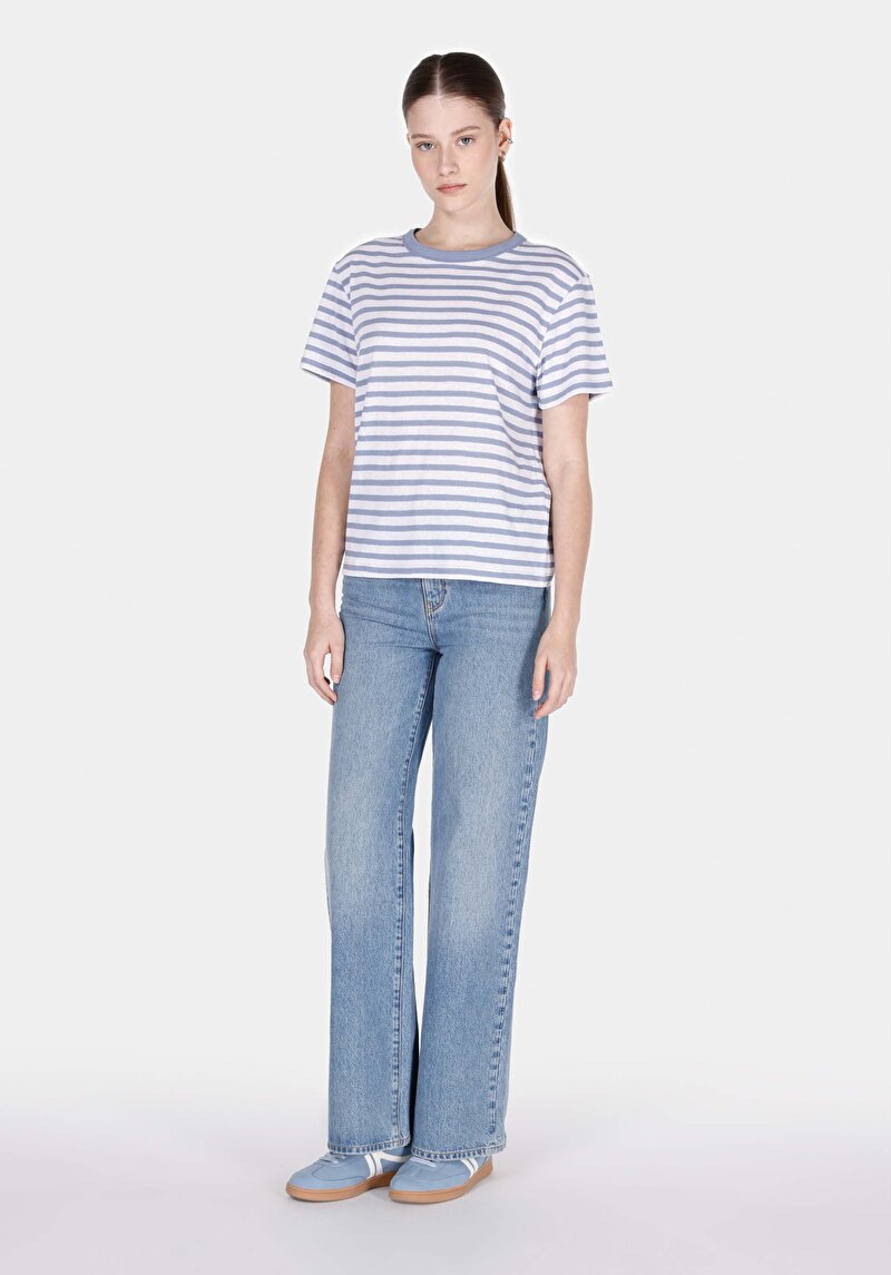 Afișați detalii pentru Regular Fit Round Neck Striped Tricou Albastru Cu Mânecă Scurtă Pentru Femei