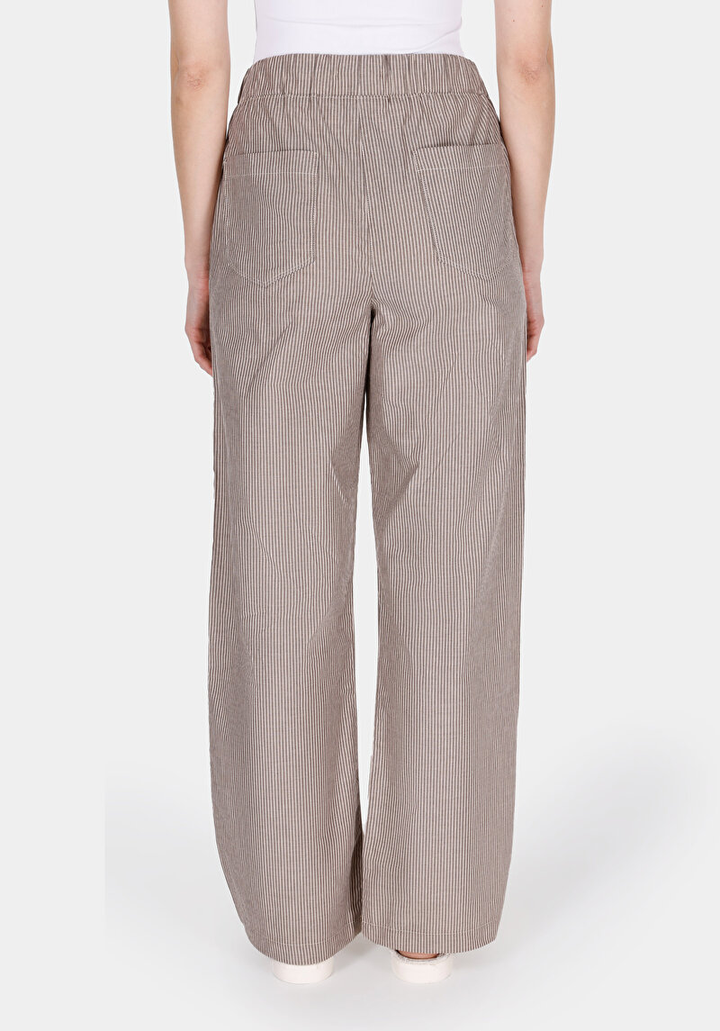 Imagine a Drept Fit Talie Talie Larg Picior Maro Pentru Femei Pantaloni Maro