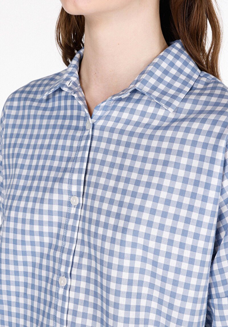 Imagine a Regular Fit Cămașă Gât În Carouri Cămașă Albastră Roll-Up Pentru Femei