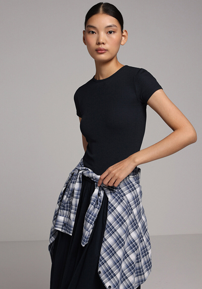 Imagine a Tricou Cu Maneca Scurta De Dama Negru Slim Fit  Cl1068560