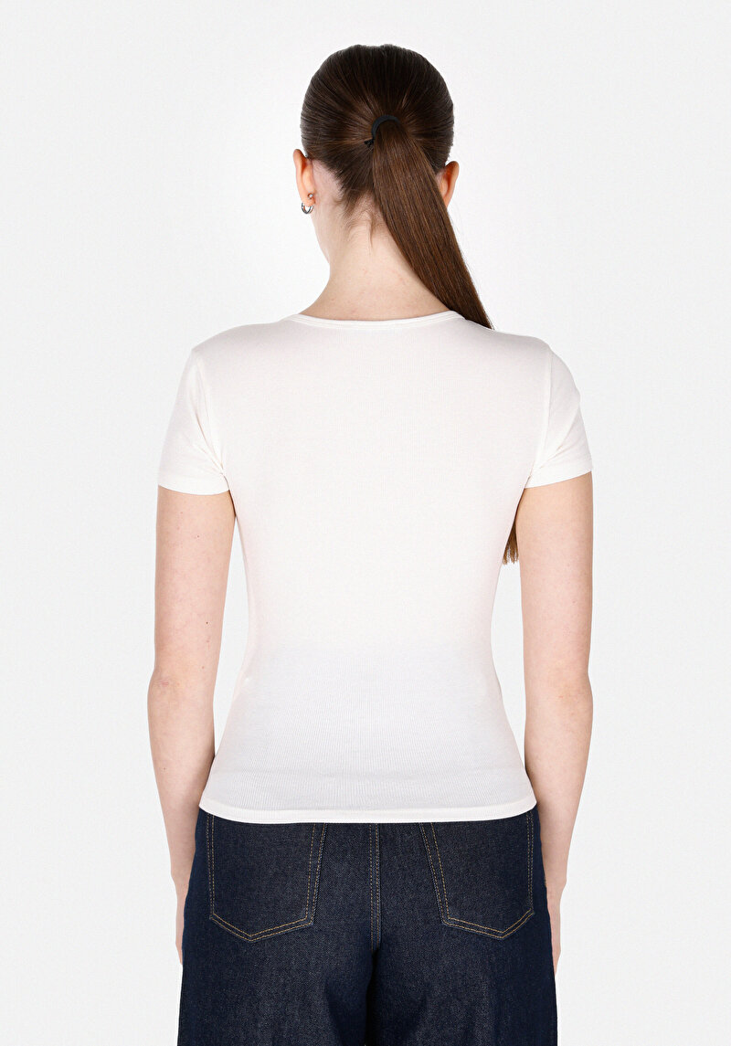 Imagine a Tricou Cu Maneca Scurta De Dama Ecru Slim Fit  Cl1068560