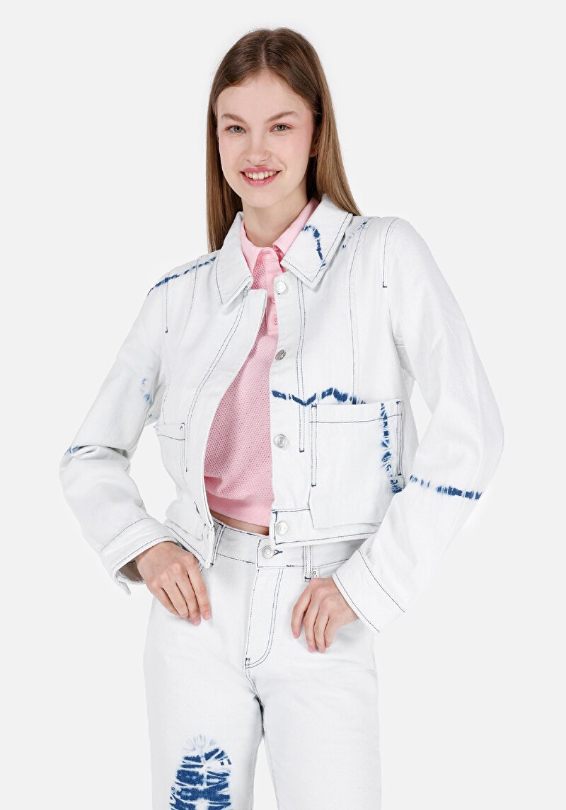 Imagine a Jachetă Albastră Pentru Femei Cu Nasturi Și Căptușeală Regular Fit