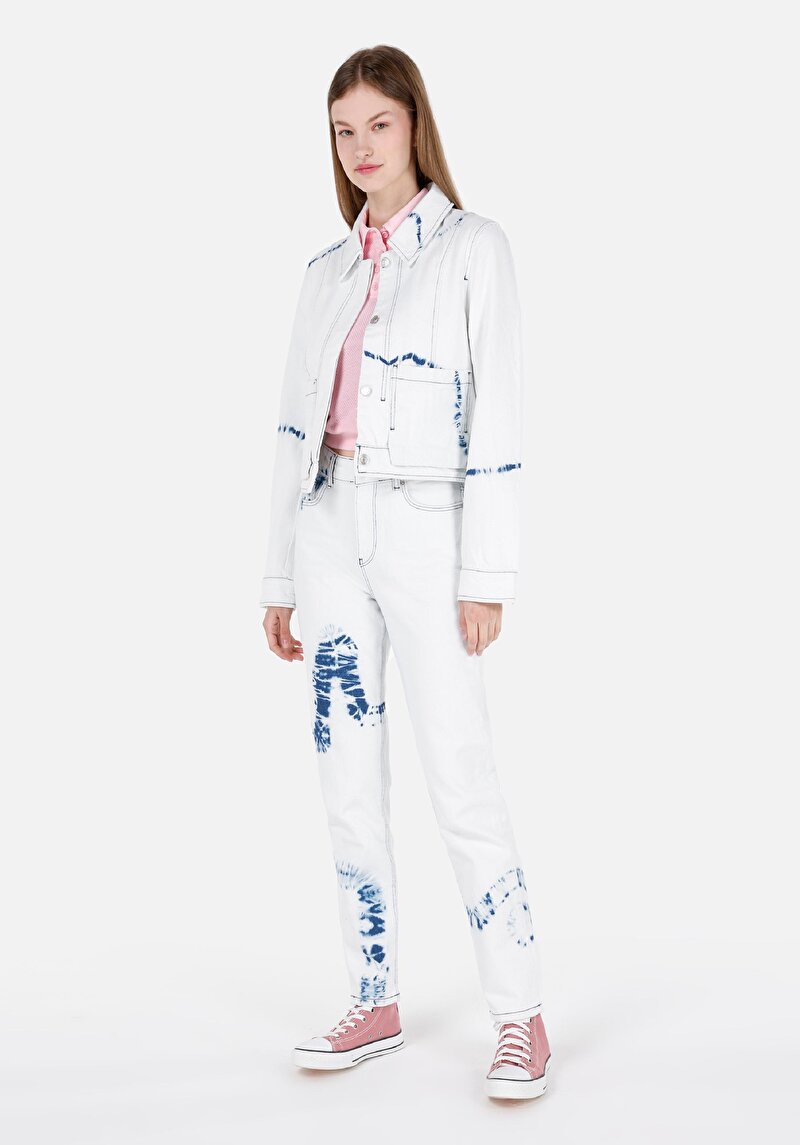 Imagine a Jachetă Albastră Pentru Femei Cu Nasturi Și Căptușeală Regular Fit