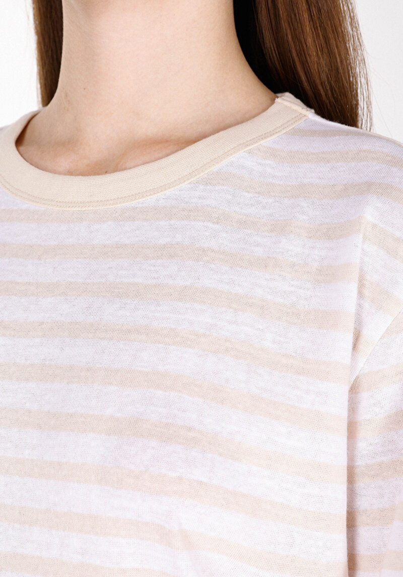 Imagine a Regular Fit Round Neck Striped Tricou Cu Mânecă Scurtă Bej Pentru Femei