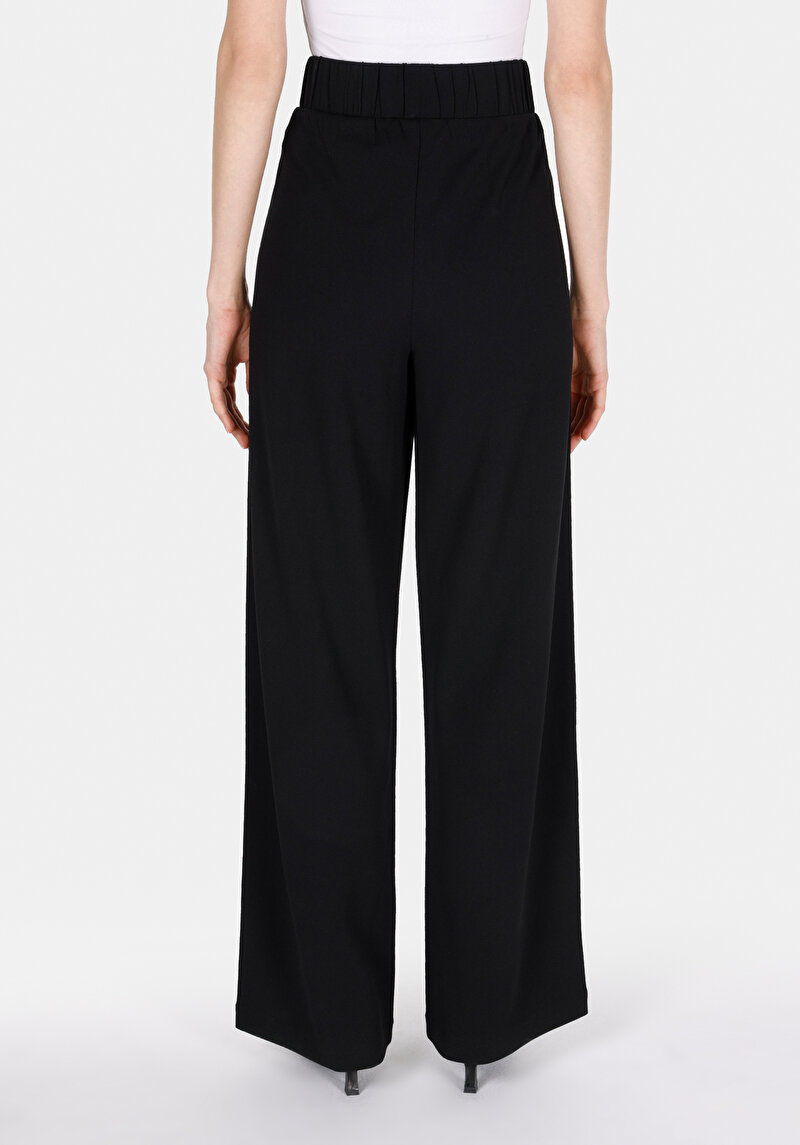 Imagine a Pantaloni De Trening De Dama Negru Regular Fit Cl1073482