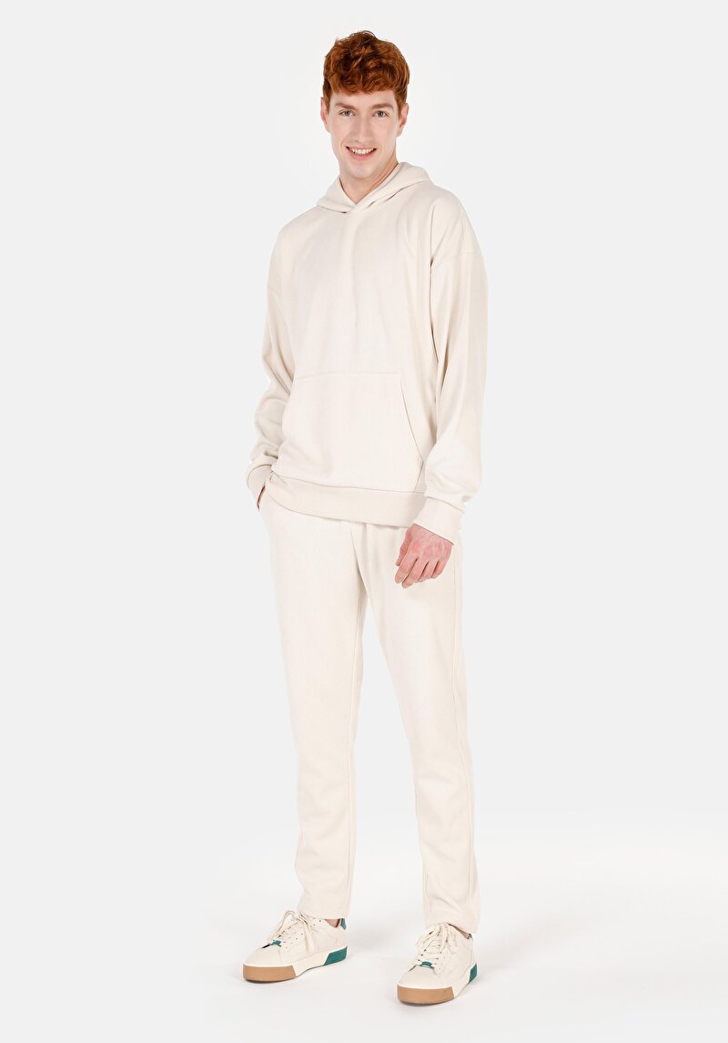 Imagine a Pantaloni De Trening De Barbati Ecru Regular Fit  Cl1070052