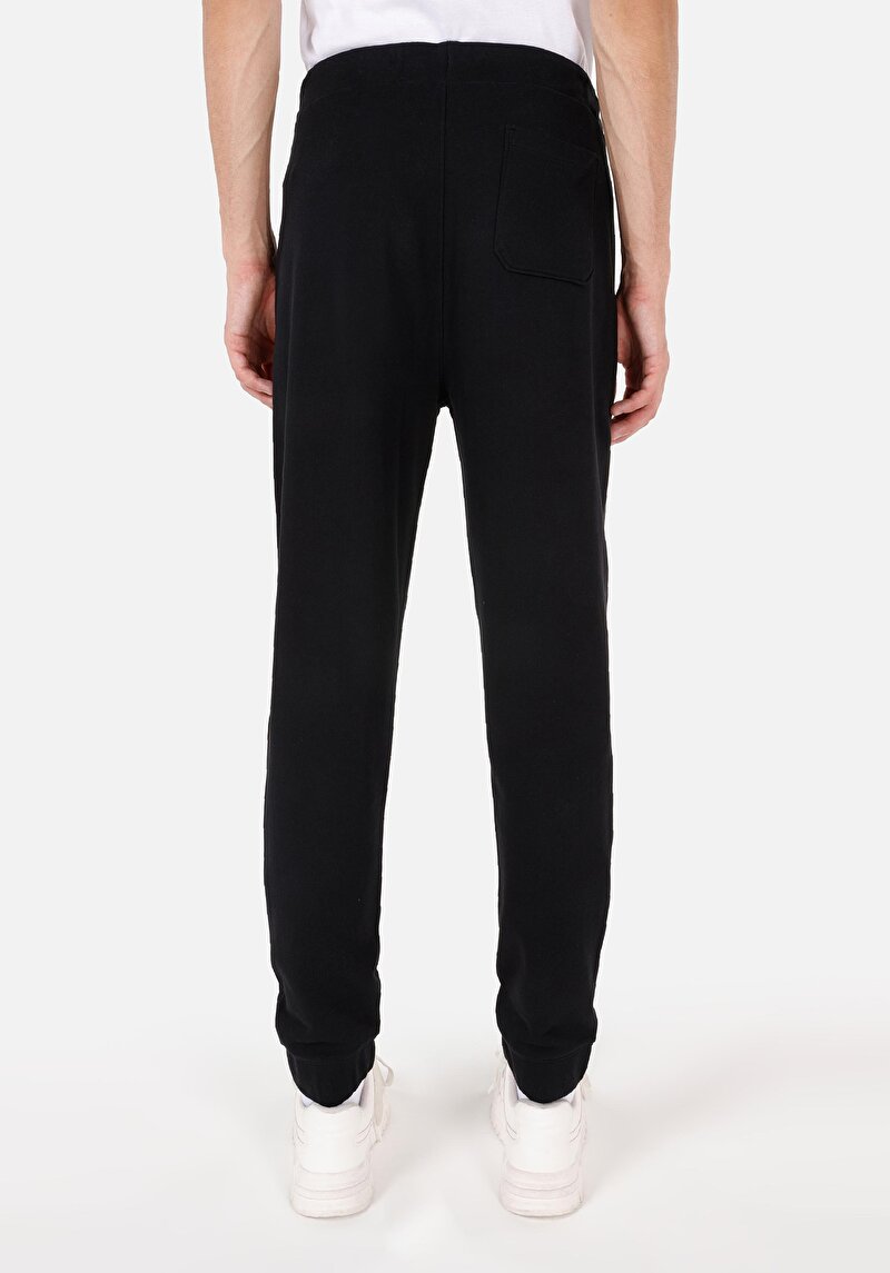 Imagine a Pantaloni De Trening De Barbati Negru Slim Fit Cl1070122