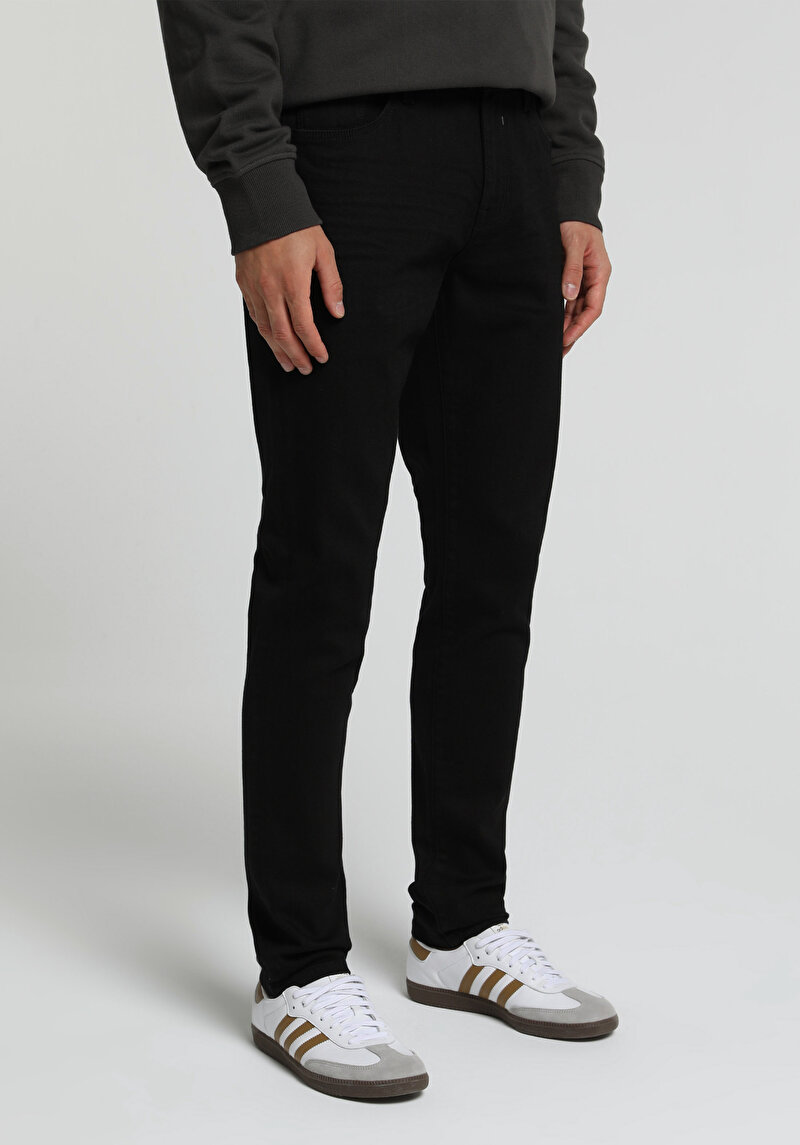 Imagine a Blugi Negri Pentru Bărbați Cu Talie Joasă Și Talie İngustă Slim Fit
