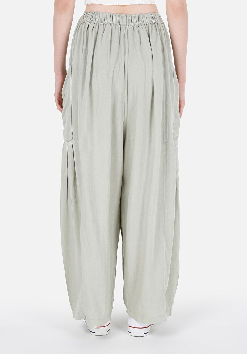 Imagine a Pantaloni De Dama Verde Regular Fit Cl1069020