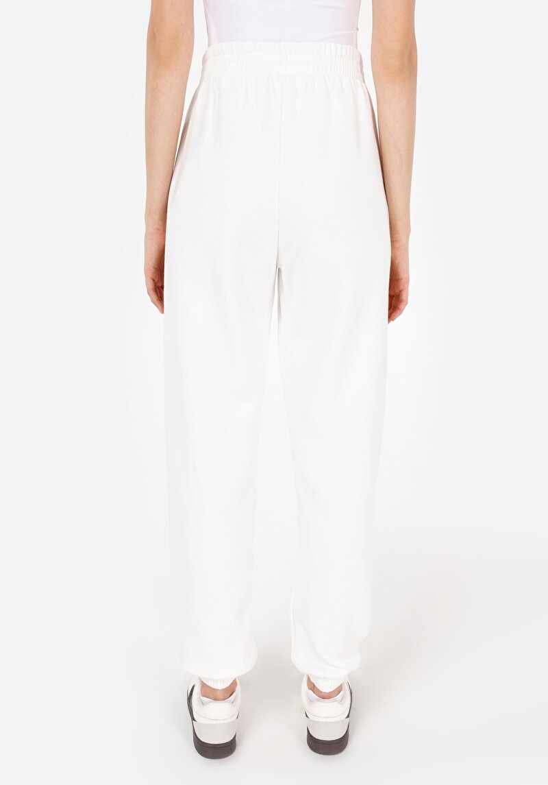 Imagine a Pantaloni De Trening De Dama Alb Regular Fit Cl1065686