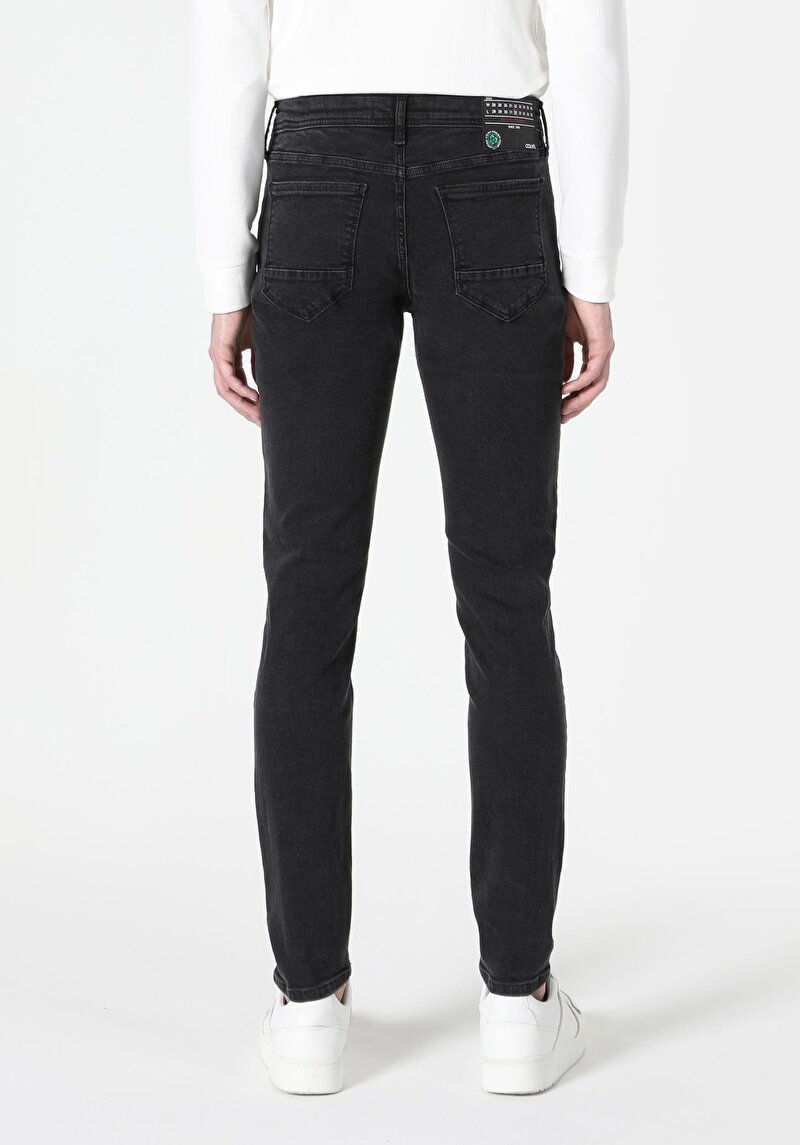 Imagine a Blugi Negri Pentru Bărbați Cu Talie Joasă Și Talie İngustă Slim Fit