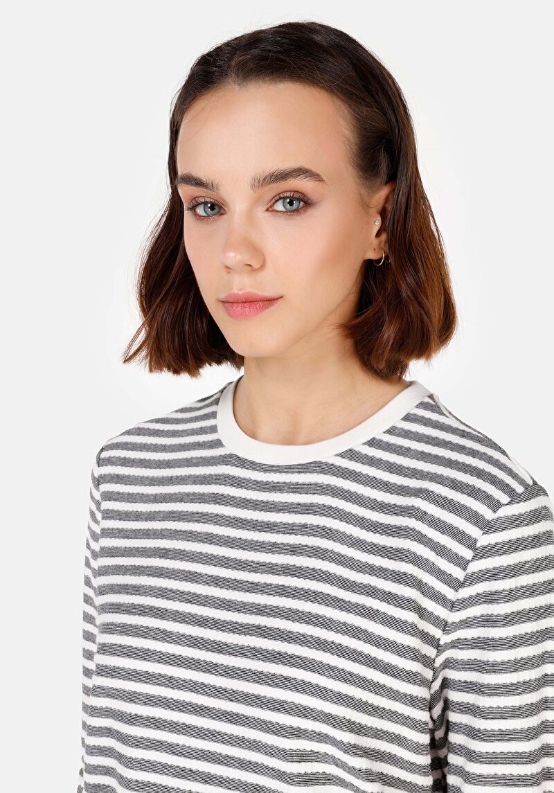 Imagine a Tricou Cu Maneca Lunga De Dama Alb Regular Fit Cl1070221