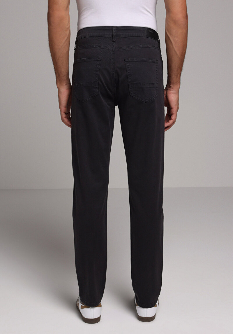 Imagine a Pantaloni Gri Pentru Bărbați Cu Talie Dreaptă Cu Talie Dreaptă