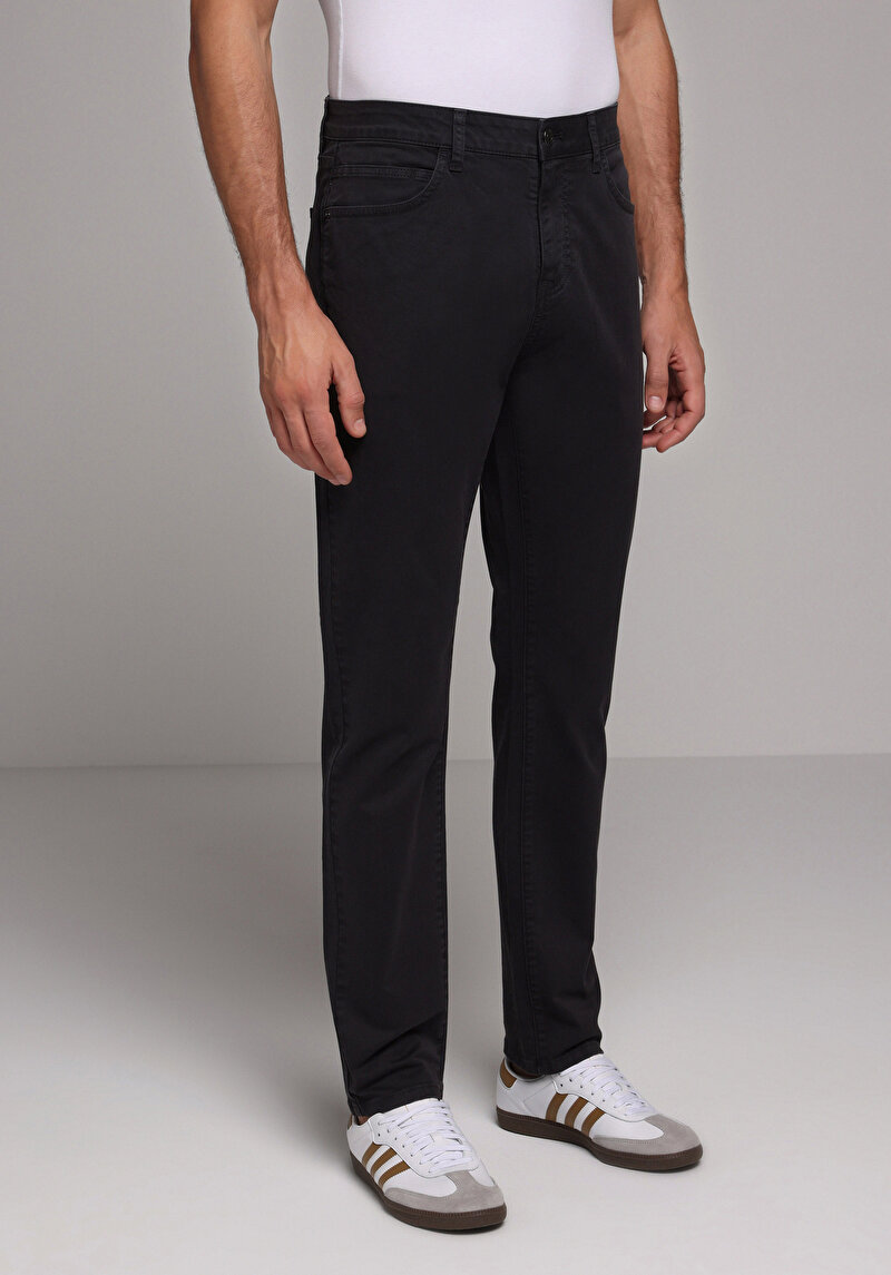 Imagine a Pantaloni Gri Pentru Bărbați Cu Talie Dreaptă Cu Talie Dreaptă