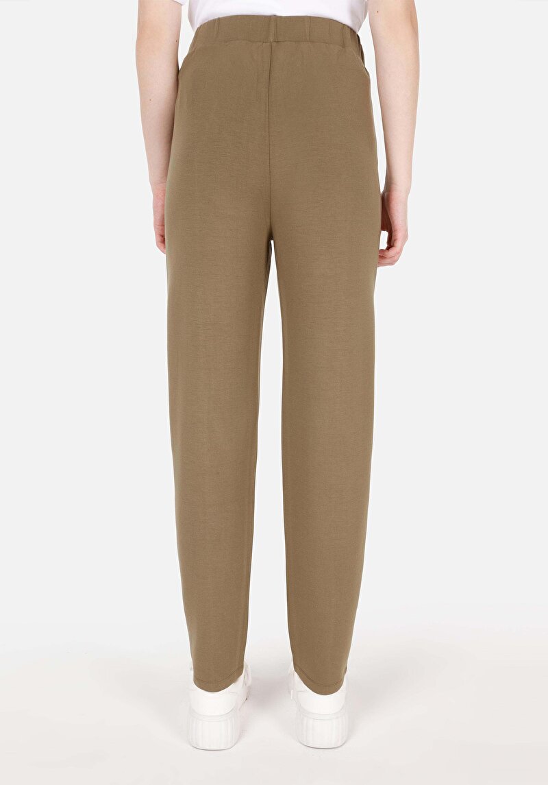 Imagine a Pantaloni De Trening De Dama Kaki Regular Fit Cl1070252