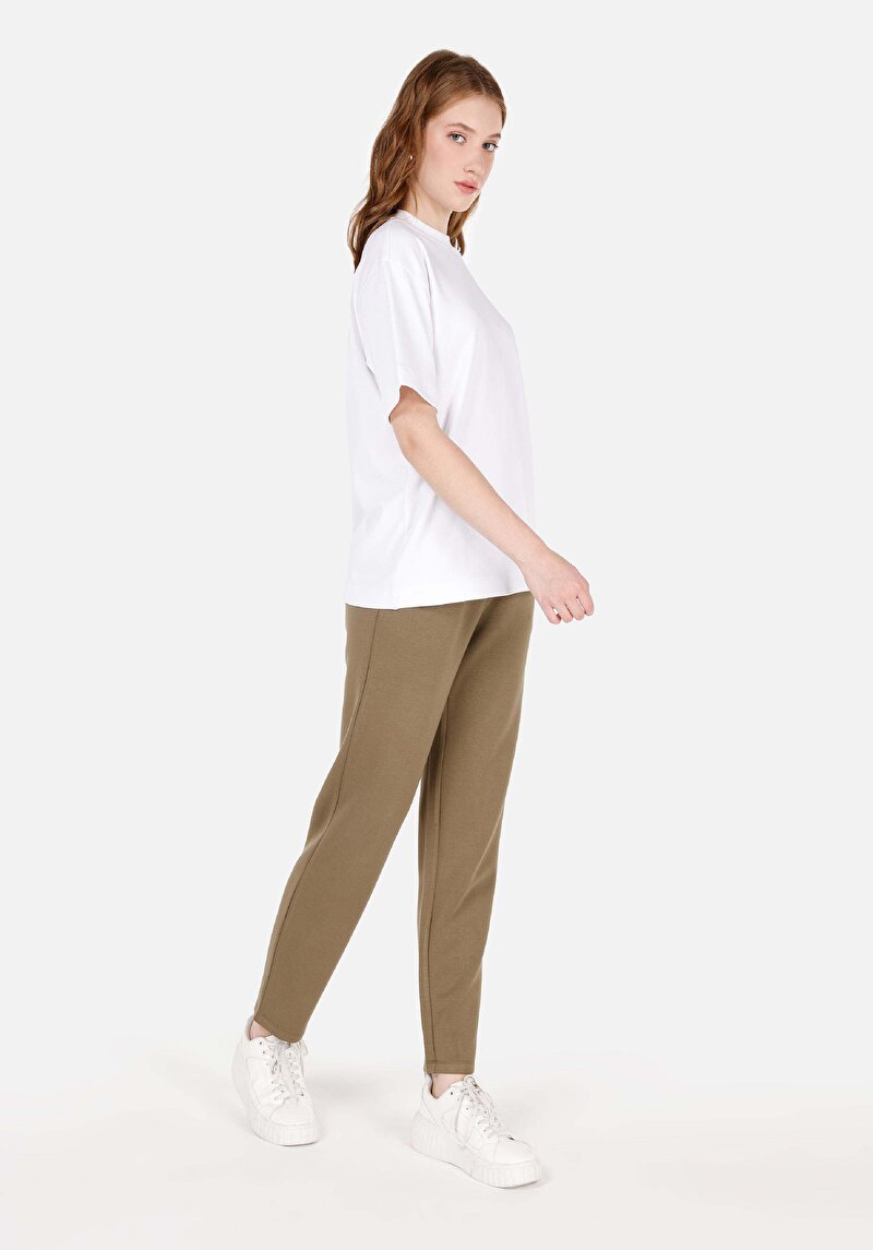 Imagine a Pantaloni De Trening De Dama Kaki Regular Fit Cl1070252