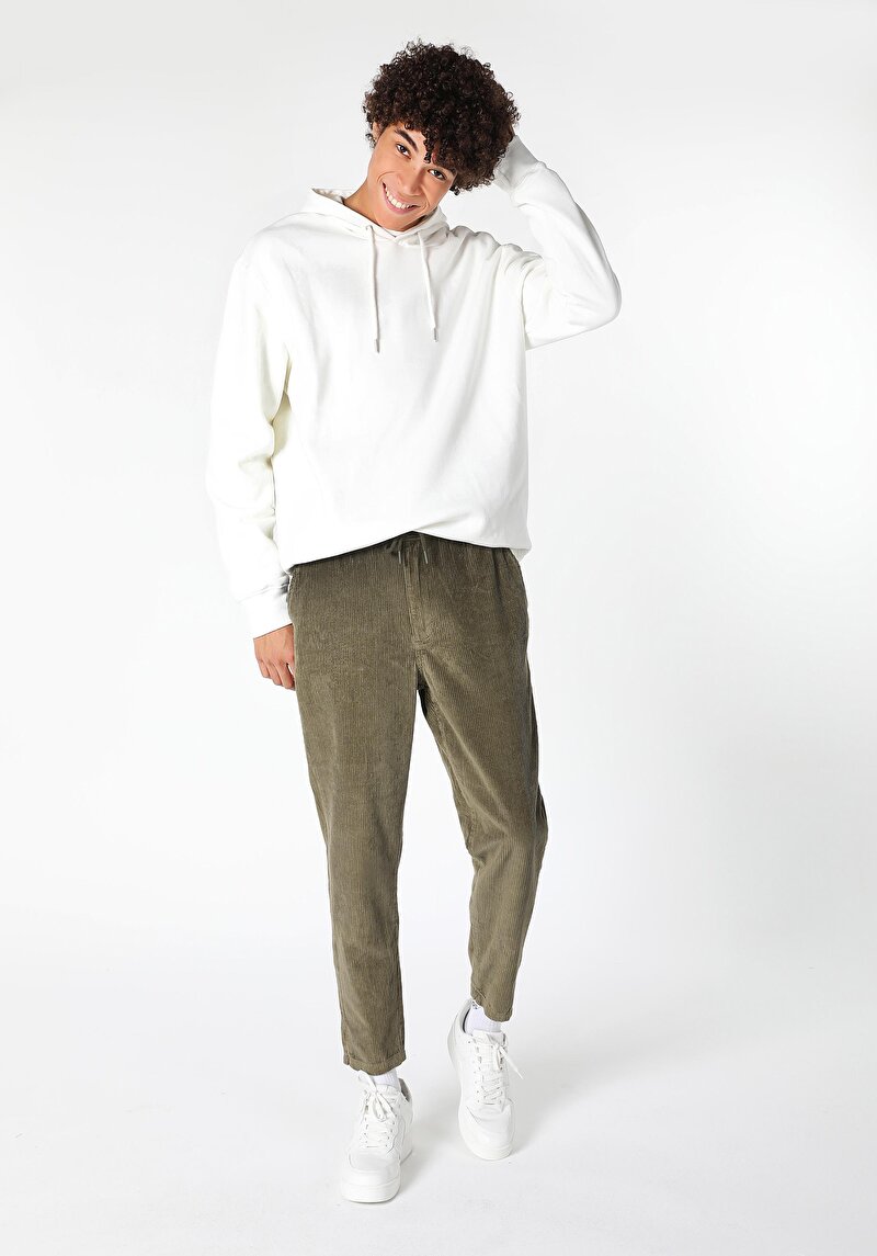 Imagine a Pantaloni De Barbati Kaki Regular Fit  Cl1061148