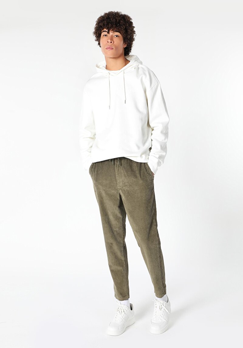 Imagine a Pantaloni De Barbati Kaki Regular Fit Cl1061148