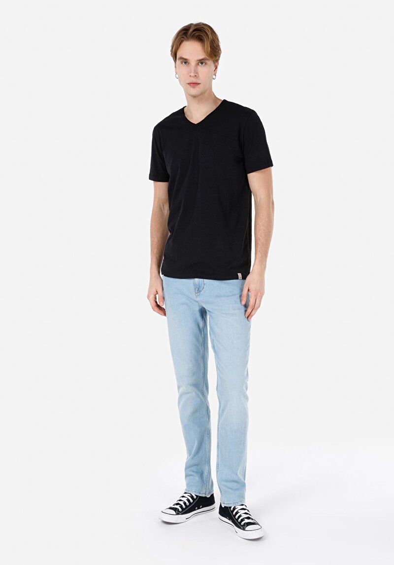 Imagine a Regular Fit Tricou Negru Cu Mânecă Scurtă Pentru Bărbați Cu Decolteu În V