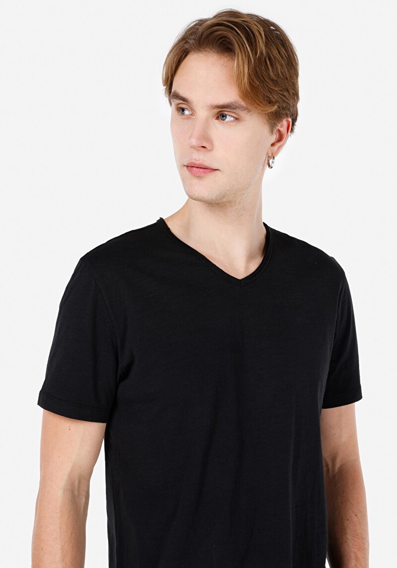 Imagine a Regular Fit Tricou Negru Cu Mânecă Scurtă Pentru Bărbați Cu Decolteu În V