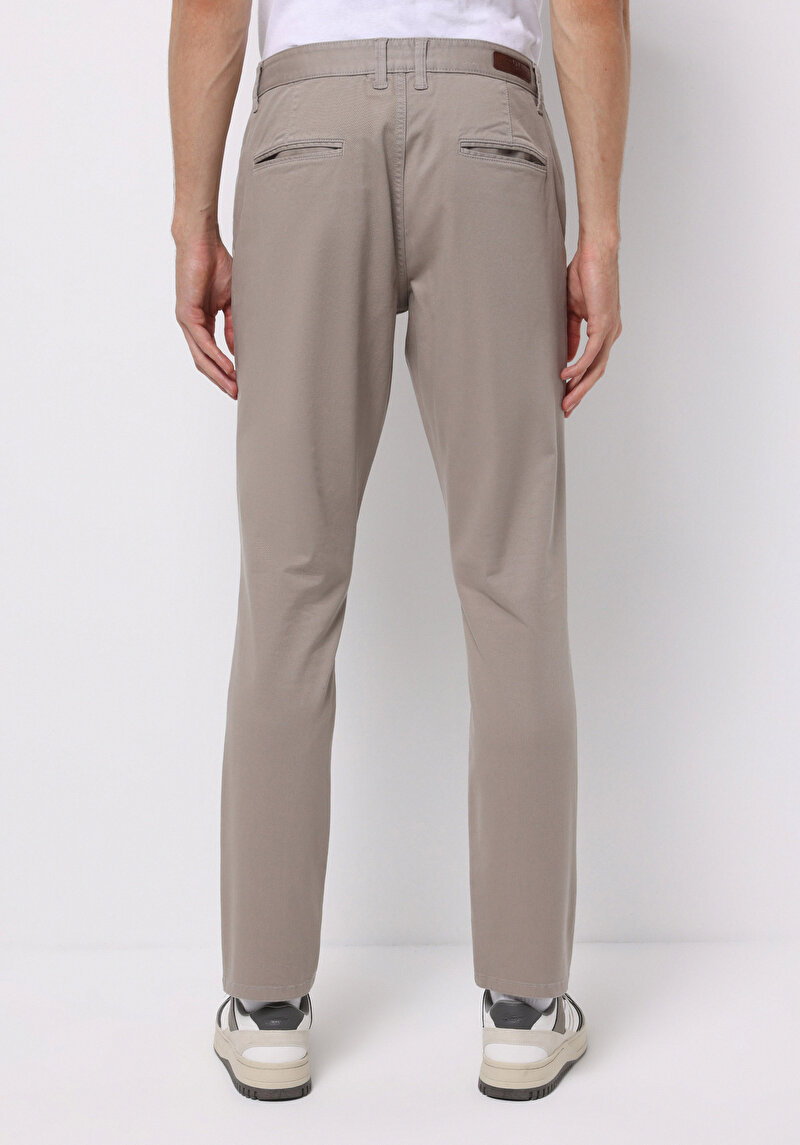 Imagine a Pantaloni De Barbati Bej Slim Fit Cl1049749