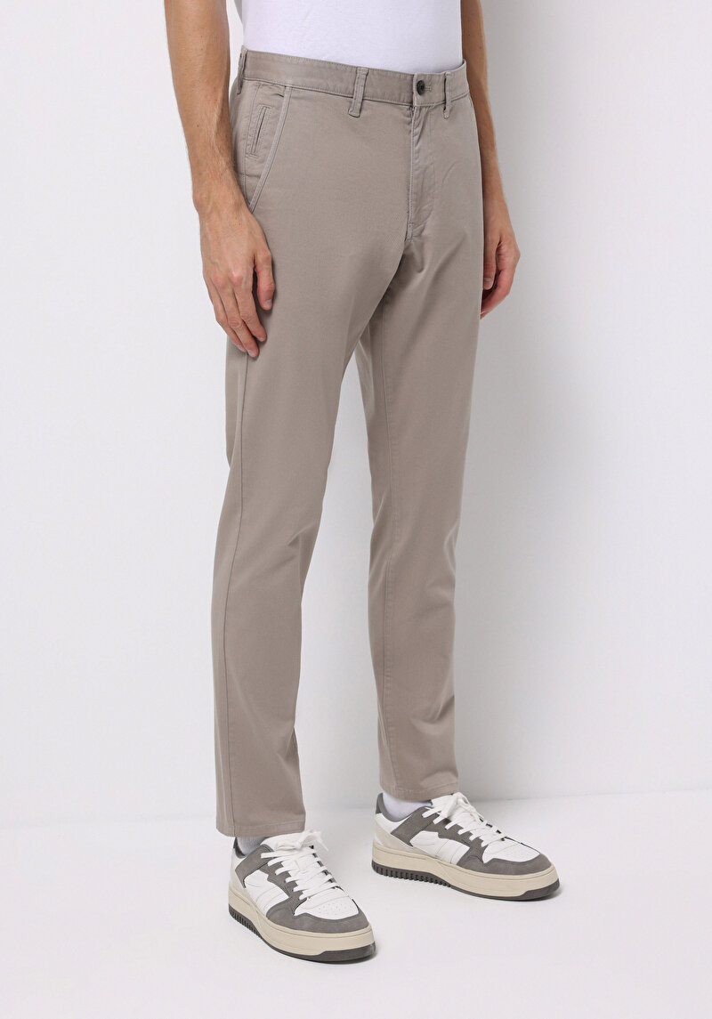 Imagine a Pantaloni De Barbati Bej Slim Fit Cl1049749