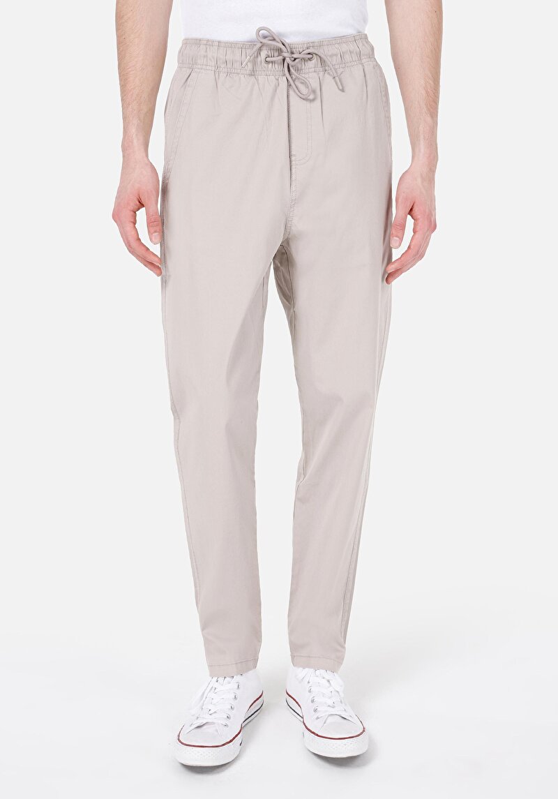 Imagine a Pantaloni De Barbati Bej Comfort Fit Cl1069366