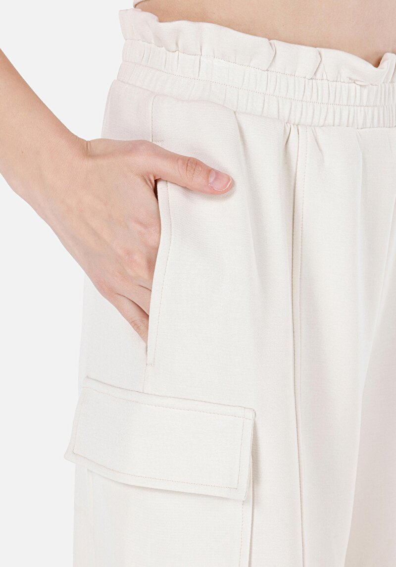 Imagine a Regular Fit Mid Talie Pantaloni Scurți Ecru Pentru Femei