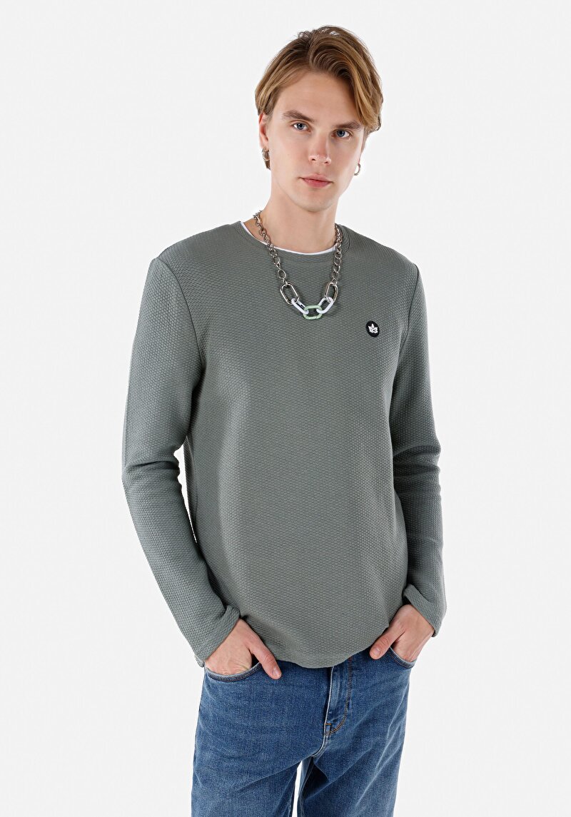 Imagine a Tricou Cu Mânecă Lungă Verde Pentru Bărbați Cu Gât Rotund Regular Fit