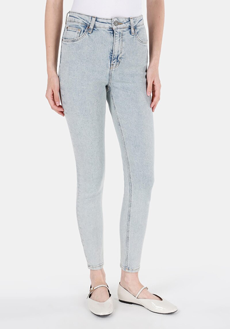 Imagine a Blugi Skinny Fit Indigo Pentru Femei