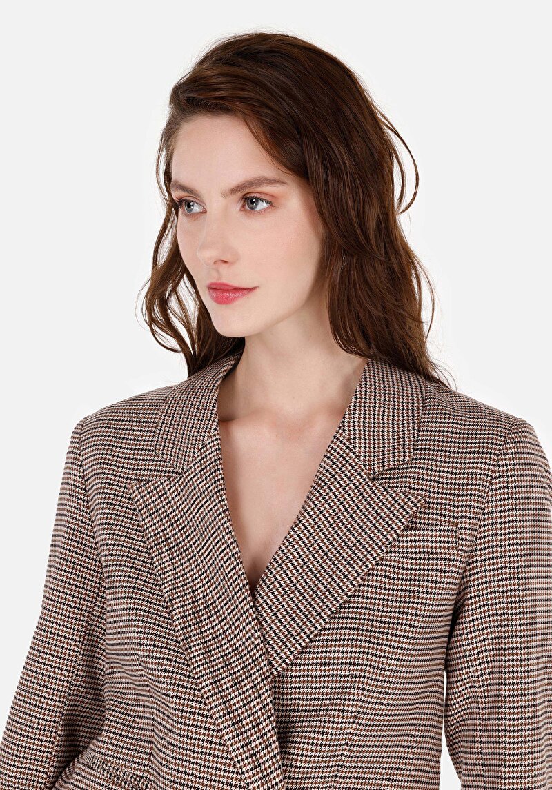 Imagine a Jachetă Bej Pentru Femei Regular Fit