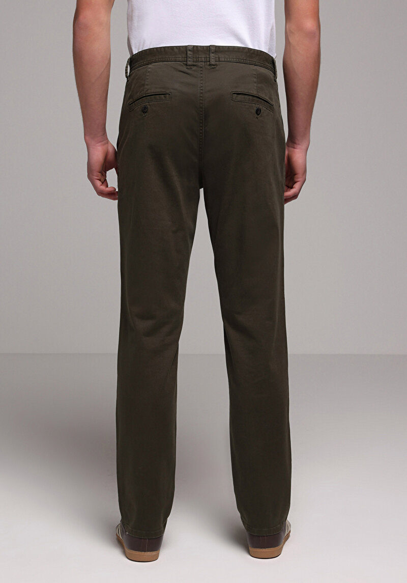 Imagine a Pantaloni De Barbati Verde Regular Fit Cl1049750