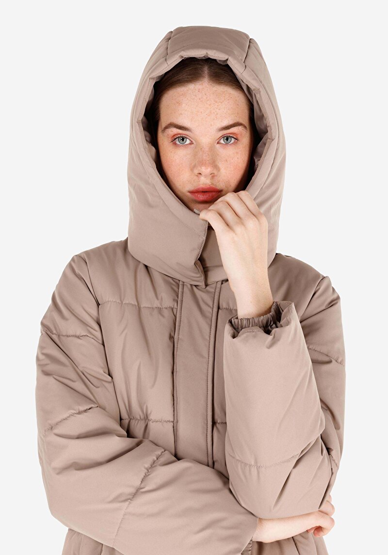 Afișați detalii pentru Palton Bej Pentru Femei Cu Glugă Cu Fermoar