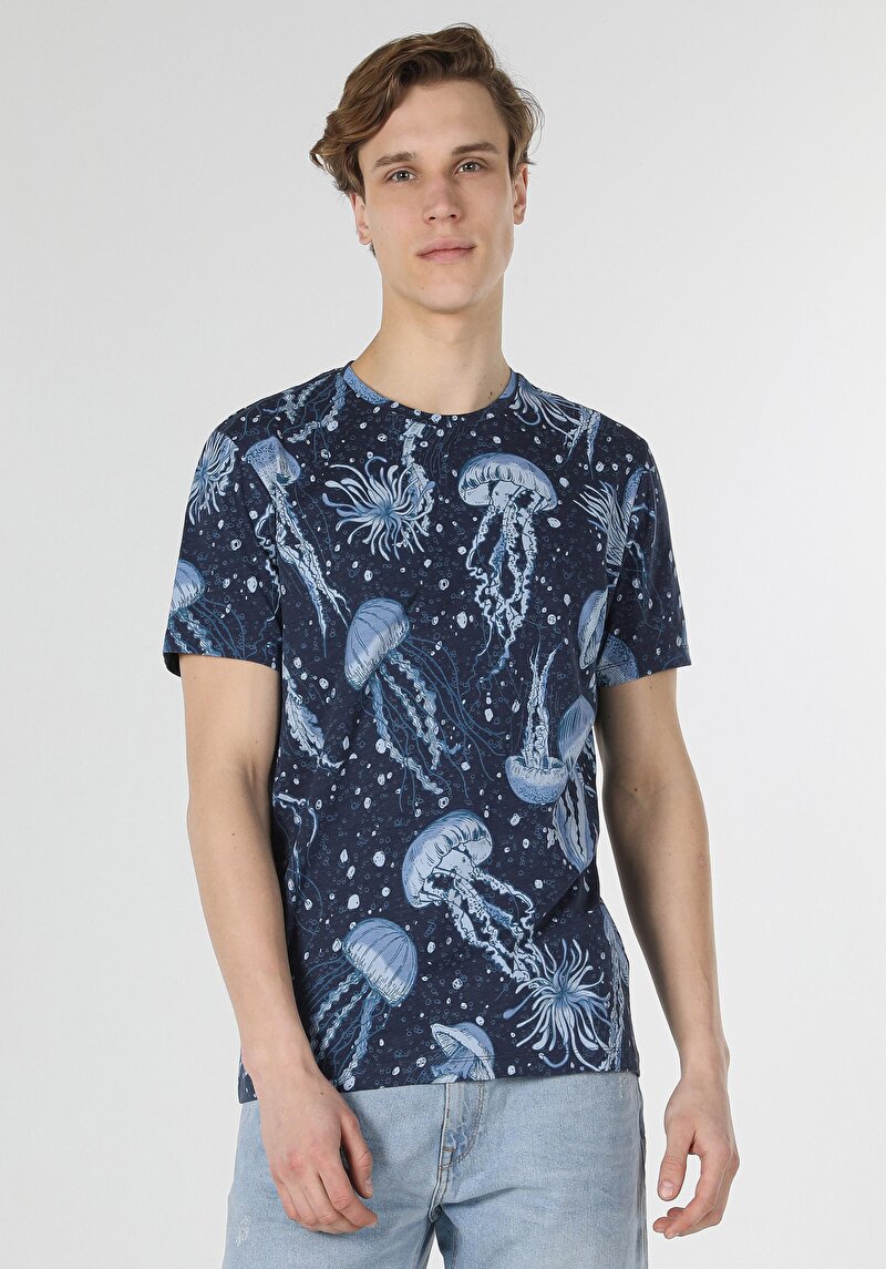 Afișați detalii pentru Regular Fit Round Neck Imprimat Bărbați Bleumarin Tricou Cu Mânecă Scurtă